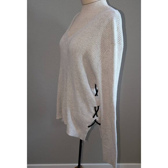 Womens Anthropologie John + Jenn Lace-up Side V-Neck Ribbed Sweater Light Gray L - Picture 2 of 5